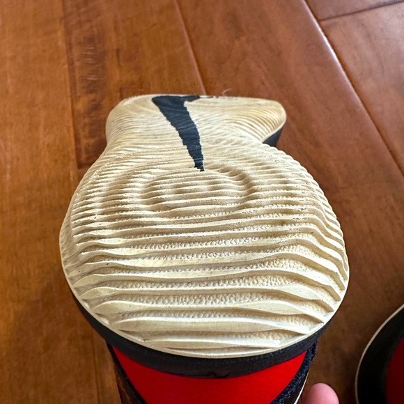 Nike Fly By II Men’s Basketball Shoes Red and Black Size 7 - Picture 7 of 9